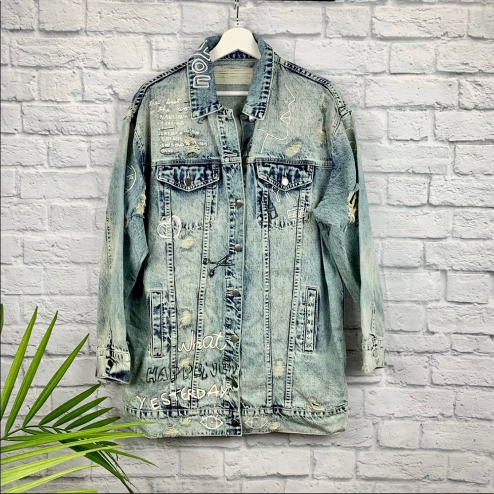 FashionNova Avery Abstract Distressed Denim Jacket - Picture 6 of 8